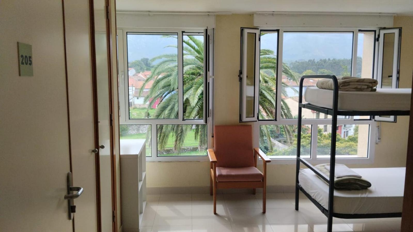 Llanes International Hostel ポオ・デ・リャネス エクステリア 写真